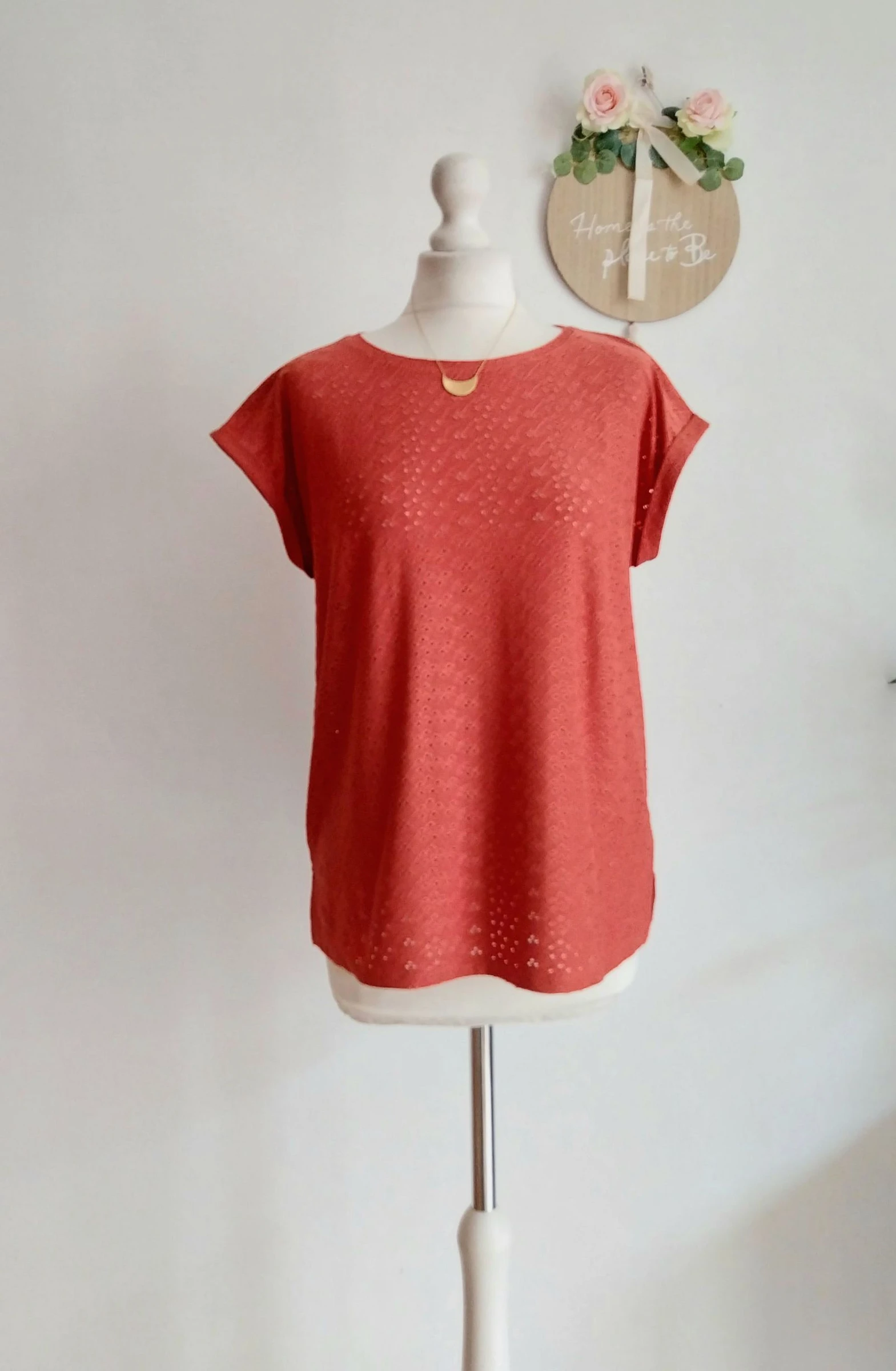 Haut fluide framboise ajouré effet broderie anglaise Etam Taille 40
